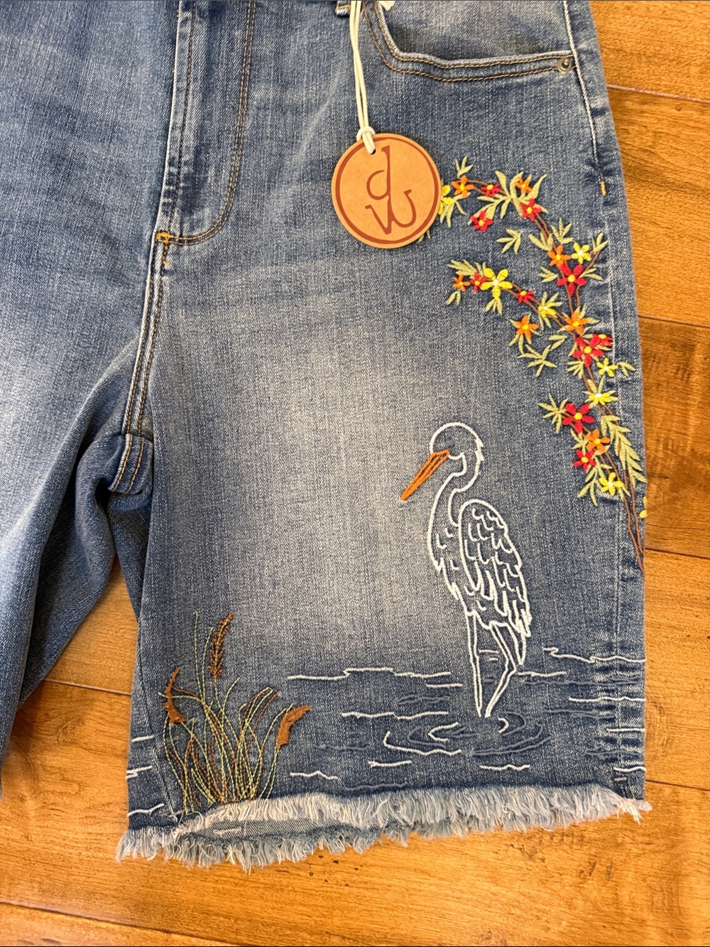 DRIFTWOOD (dw) Brielle Bermuda Embroidered Shorts - Picture 2 of 12